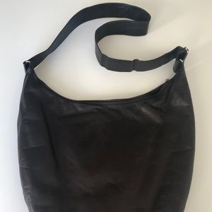 MO851 brown leather soft cross-body bag